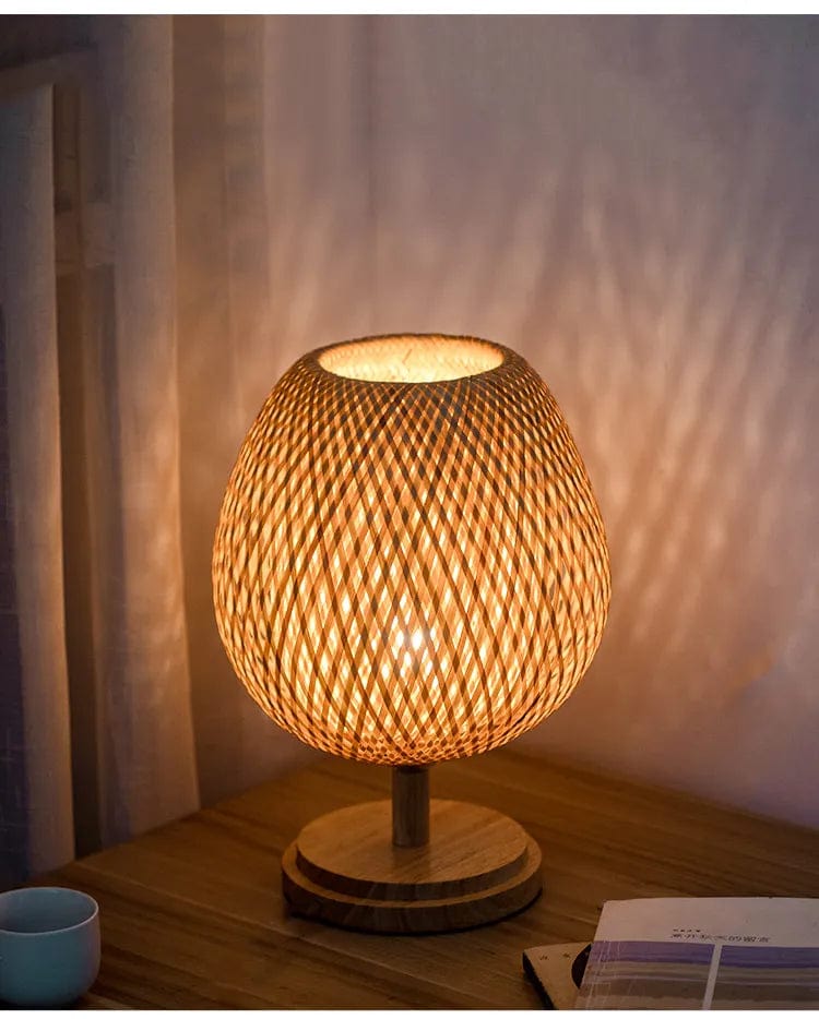 Lampe de Table vintage en rotin et bambou tissée à la main | Marco Lucetti