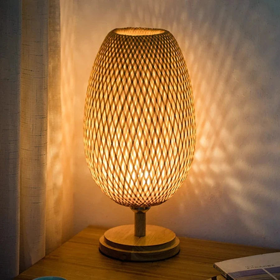 Lampe de Table vintage en rotin et bambou tissée à la main | Marco Lucetti