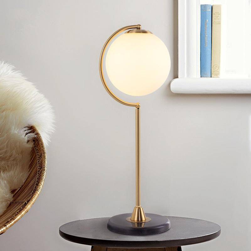 Lampe LED dorée avec boule en verre - Choix de formes | Marco Lucetti
