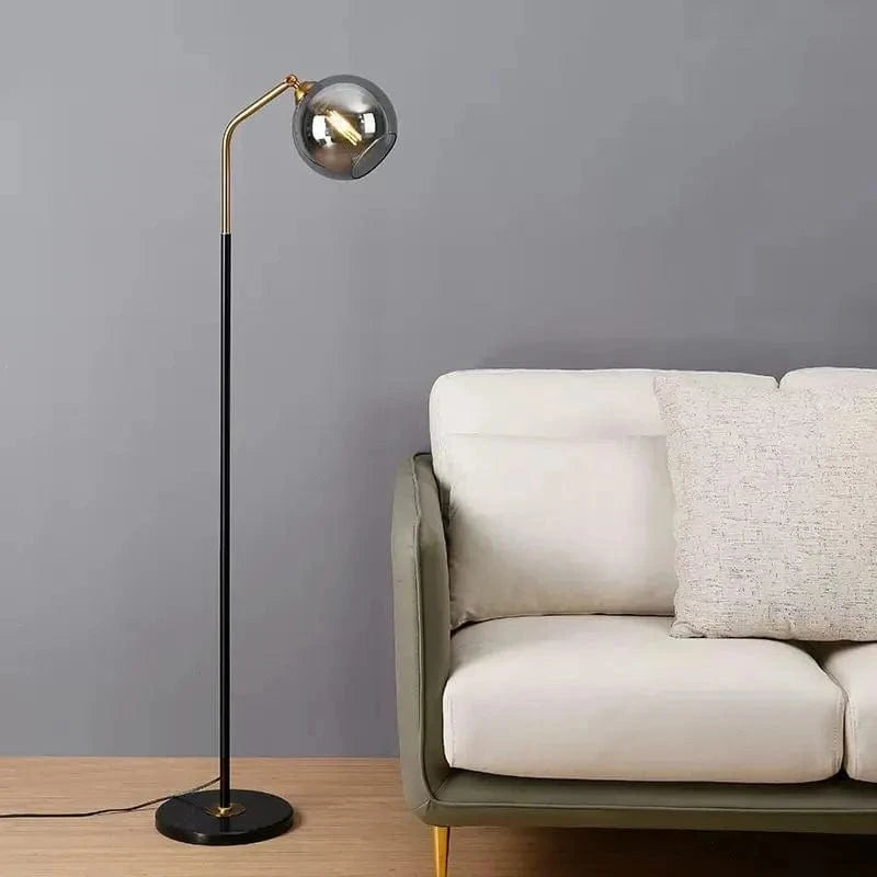 Lampe LED sur pied en verre au design nordique contemporain | Marco Lucetti