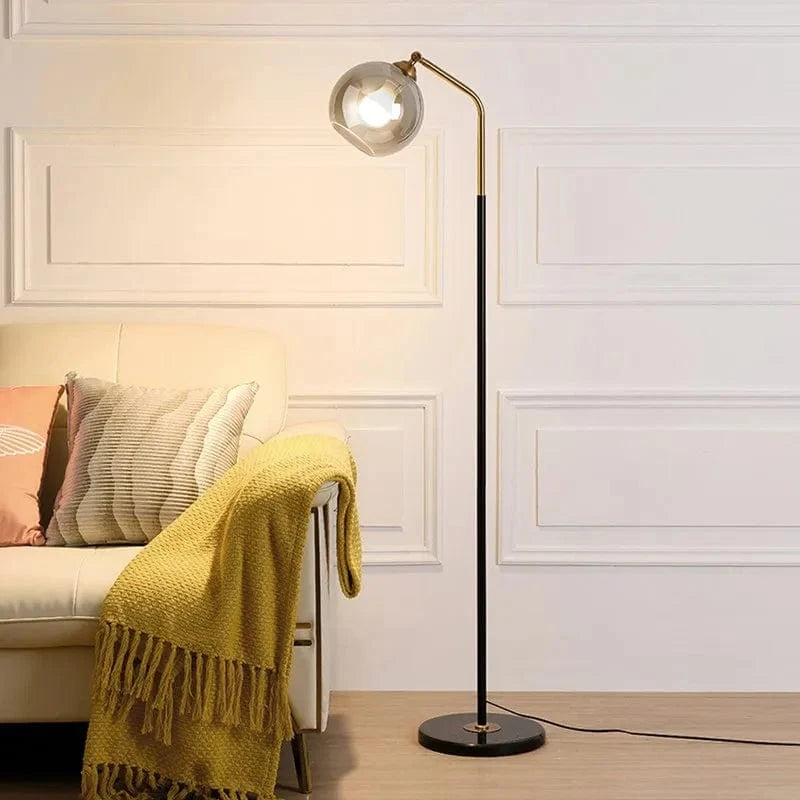 Lampe LED sur pied en verre au design nordique contemporain | Marco Lucetti