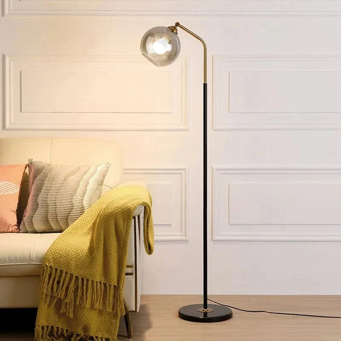 Lampe LED sur pied en verre au design nordique contemporain | Marco Lucetti