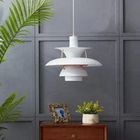 Lampe nordique élégante pour illuminer votre couloir | Marco Lucetti Titre par défaut