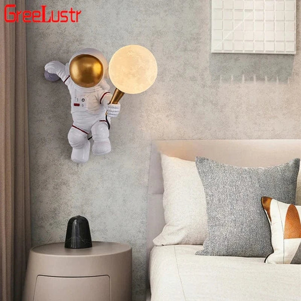 Lampe Nordique LED Astronaute Lune pour Chambre d'Enfants | Marco Lucetti
