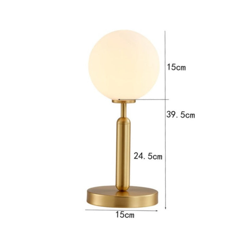 Lampe Ivy : Lumière ronde, base dorée