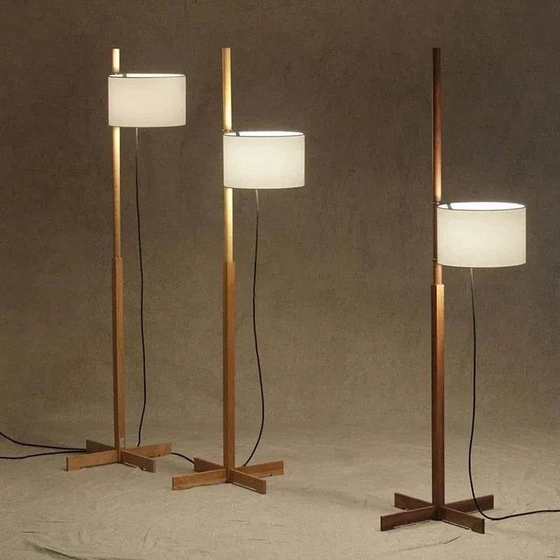 Lampe sur Pied Nordique Wabi Sabi en Bois Massif et Tissu, Abat-Jour LED pour Salon et Chambre | Marco Lucetti