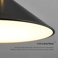 Lampe suspendue en fer pour une déco moderne. | Marco Lucetti