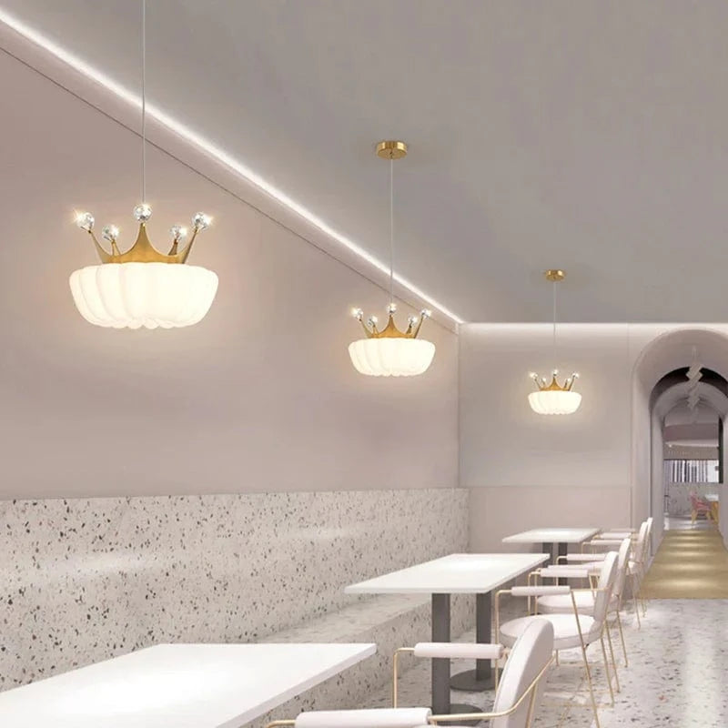 Lampes Couronne Dorée Nuage Blanc: Éclairez Votre Intérieur avec Élégance | Marco Lucetti