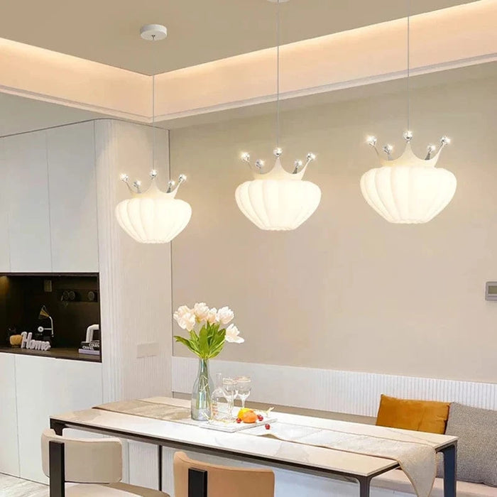 Lampes Couronne Dorée Nuage Blanc: Éclairez Votre Intérieur avec Élégance | Marco Lucetti