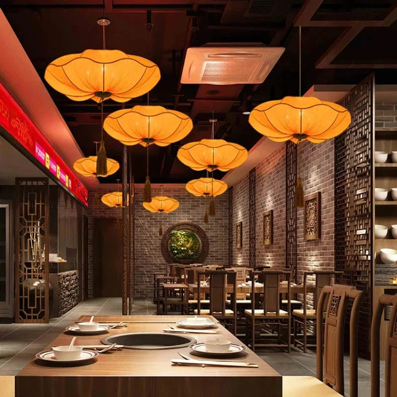 Lanterne chinoise en tissu suspendue, artisanale. | Marco Lucetti