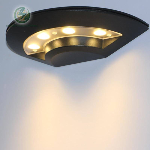 Luminaire LED Demi-Cercle Noir Incliné | Marco Lucetti