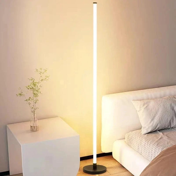 Luminaire LED moderne longue bande lumineuse "Brillance Verticale" | Marco Lucetti