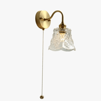 Luminaire nordique en cuivre avec interrupteur à chaîne en verre et LED. | Marco Lucetti