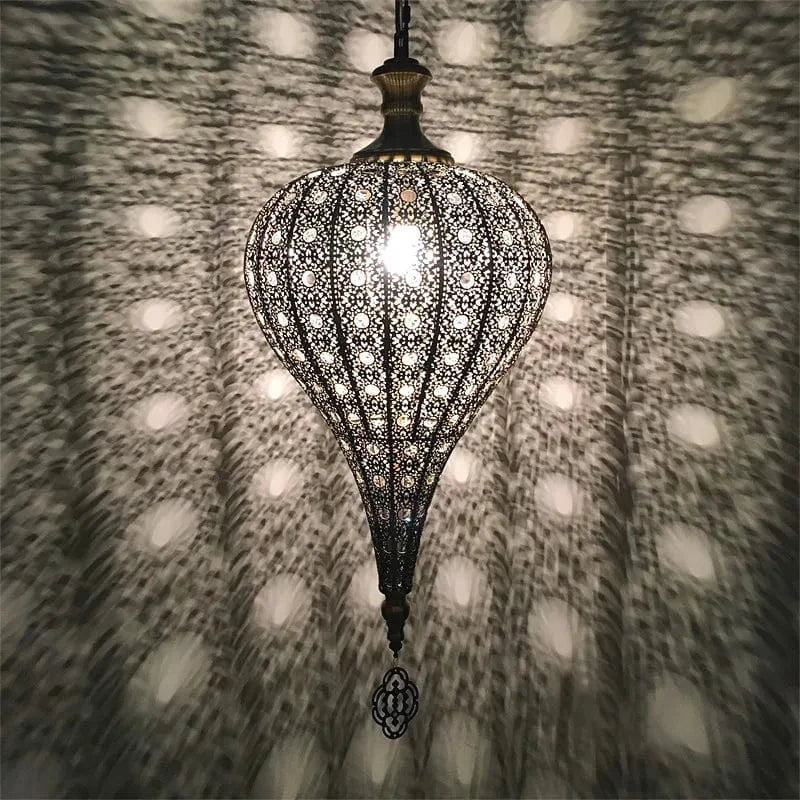 Luminaire Suspendu d'Inspiration Sud-Est Asiatique | Marco Lucetti