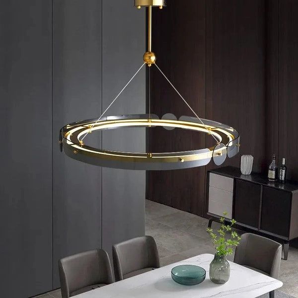 Lustre circulaire en verre de cristal élégance nordique pour éclairer votre intérieur | Marco Lucetti