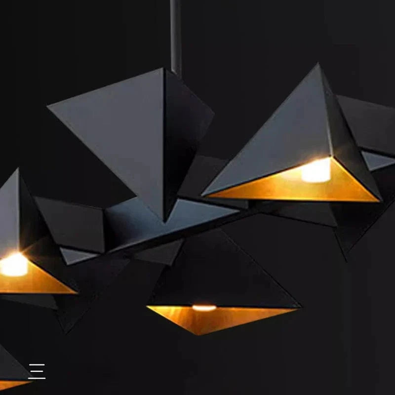 Lustre design moderne en métal noir pour un intérieur sophistiqué | Marco Lucetti