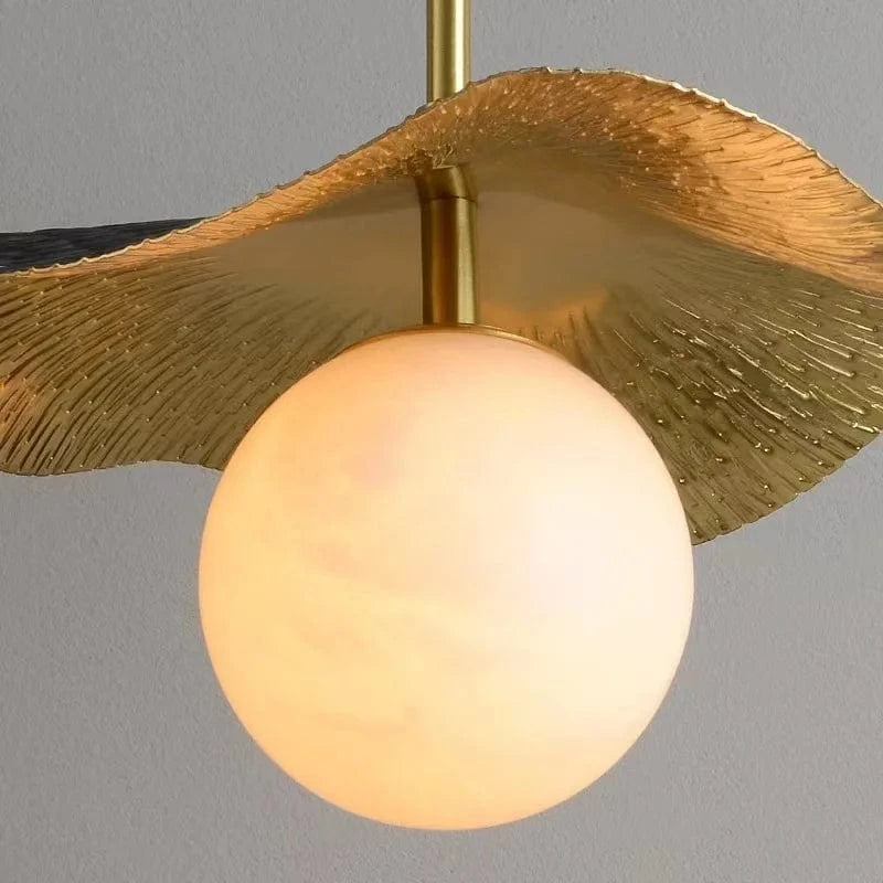 Lustre en cuivre avec boule de marbre naturel - Découvrez la nouveauté | Marco Lucetti