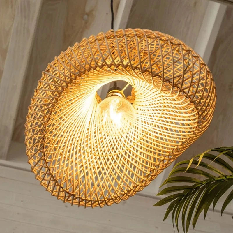 Lustre en rotin fait à la main dans un style Wabi Sabi. | Marco Lucetti