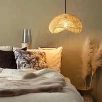 Lustre en rotin fait à la main dans un style Wabi Sabi. | Marco Lucetti