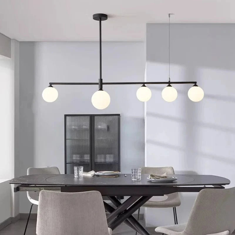 Lustre en verre blanc laiteux pour table à manger  | Marco Lucetti