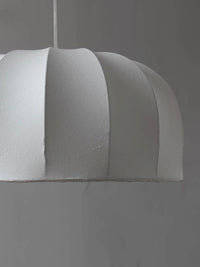 Lustre japonais en soie pour une salle à manger au style Wabi-sabi | Marco Lucetti