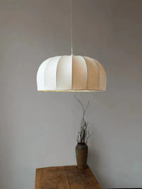 Lustre japonais en soie pour une salle à manger au style Wabi-sabi | Marco Lucetti