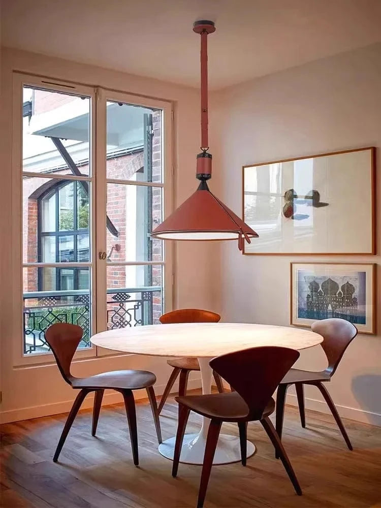 Lustre LED moderne avec ceinture en cuir pour une décoration intérieure sophistiquée | Marco Lucetti