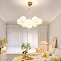 Lustre moderne en verre avec boules blanches LED | Marco Lucetti