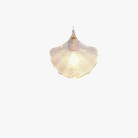 Suspension LED moderne pour une ambiance chaleureuse.