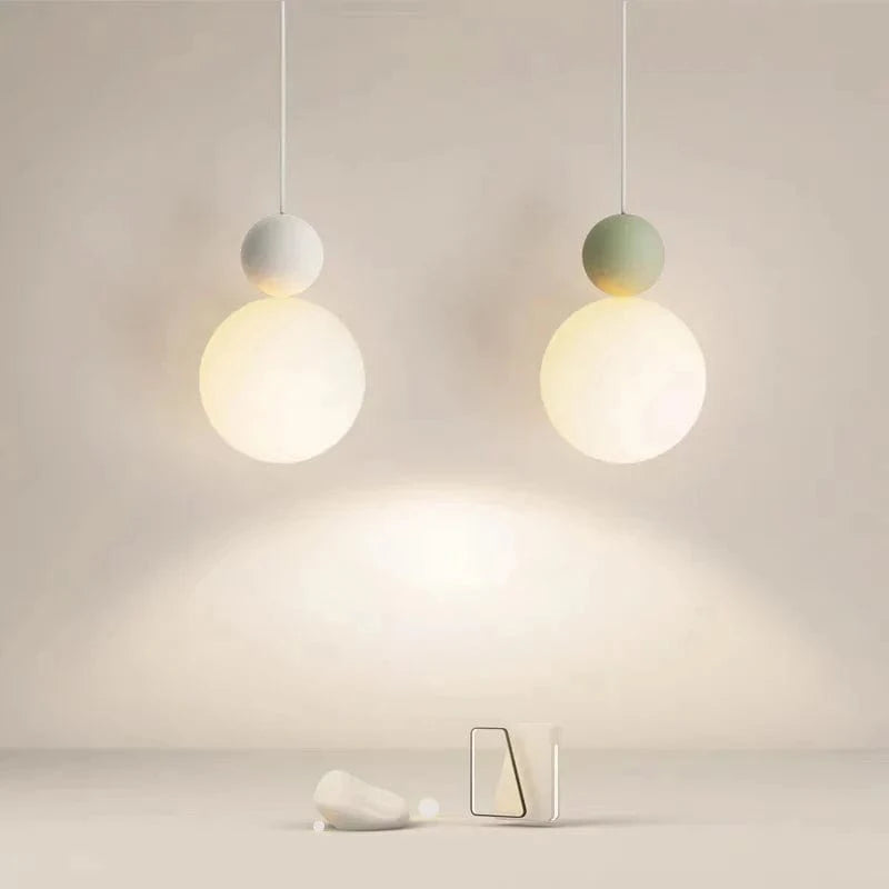 Lustre Nordique LED: Suspension Boule Blanche Lait - Luminaire | Marco Lucetti