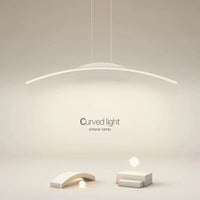  Lustre nordique moderne avec bande incurvée pour salon et salle à manger | Marco Lucetti