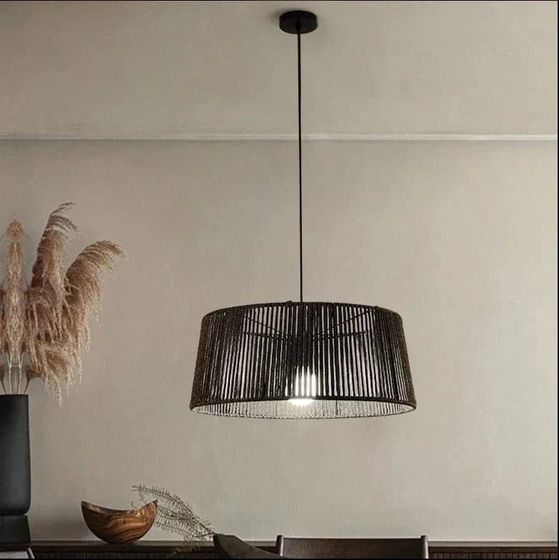 Lustre nordique Sandyha : Corde tissée et lampes LED suspendues. | Marco Lucetti