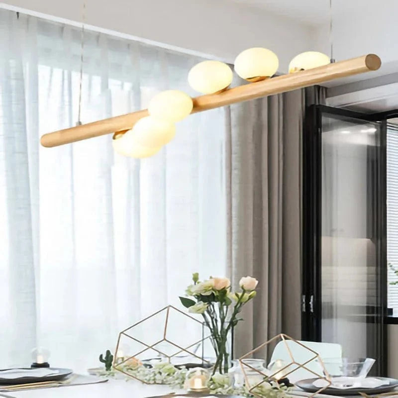 Lustre suspendu en bois massif et boules de verre blanc lait - Design Luxe | Marco Lucetti