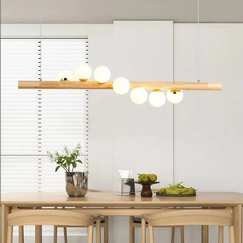 Lustre suspendu en bois massif et boules de verre blanc lait - Design Luxe | Marco Lucetti