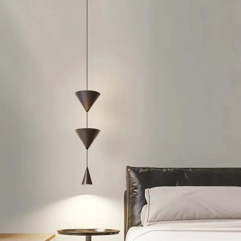 Lustre suspendu moderne à cône pour chambre à coucher avec LED noir et blanc | Marco Lucetti