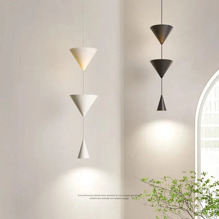 Lustre suspendu moderne à cône pour chambre à coucher avec LED noir et blanc | Marco Lucetti
