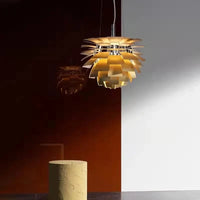 Lustre suspension LED Pinecone par le designer danois Louis | Marco Lucetti