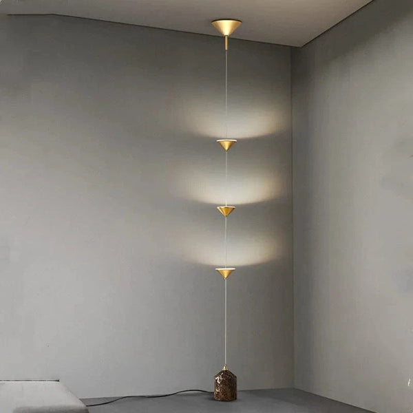 Minimal Nordic - Chevet Lampadaire LED Moderne en Métal et Marbre | Marco Lucetti