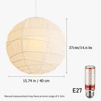 Plafonnier japonais Noguchi Yong Akari : Suspension lumineuse en papier de riz pour un salon décoré avec élégance