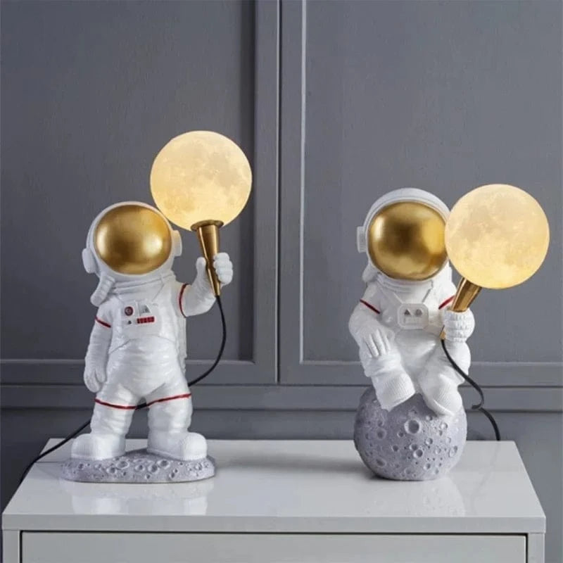 Nordique - Éclairage LED de style astronaute lunaire pour une décoration tendance à la maison | Marco Lucetti