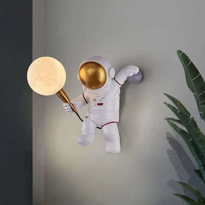 Nordique - Éclairage LED de style astronaute lunaire pour une décoration tendance à la maison | Marco Lucetti