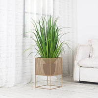 Piédestal Haut Design en Métal Coloré - Creative Stand | Marco Lucetti
