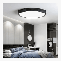 Plafonnier LED Geo, disponible en noir ou blanc. | Marco Lucetti