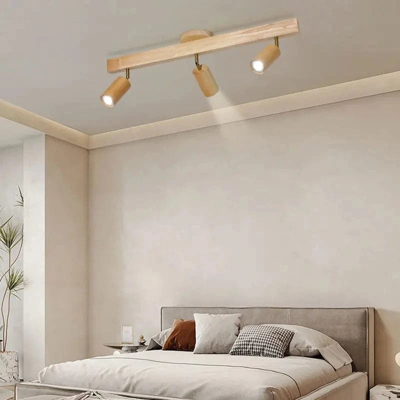 Plafonnier LED moderne en bois pour intérieur : Long lustre sur rail avec projecteur | Marco Lucetti