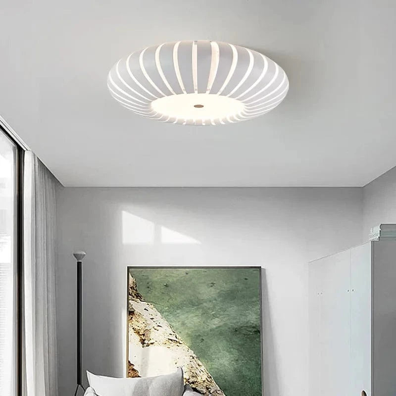 Plafonnier LED moderne pour une chambre chaleureuse et créative | Marco Lucetti