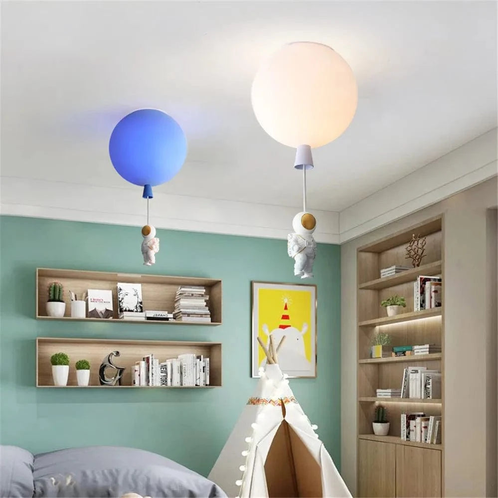 Plafonnier LED nordique « Astronaute et Ballons » pour Enfants | Marco Lucetti