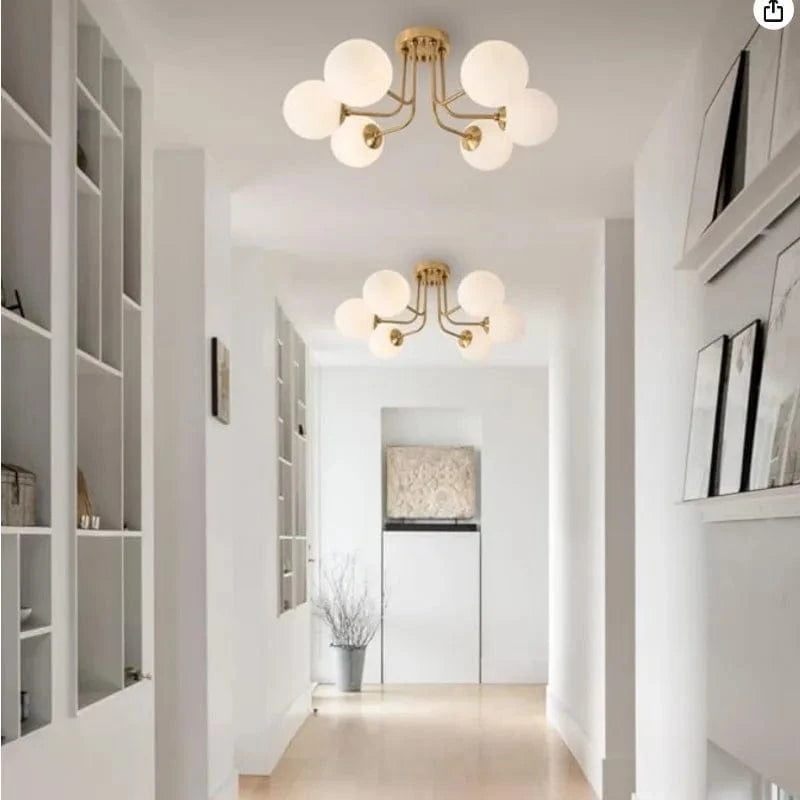 Plafonnier moderne en fer forgé | Lampe de porche avec abat-jour sphérique en verre blanc | Marco Lucetti