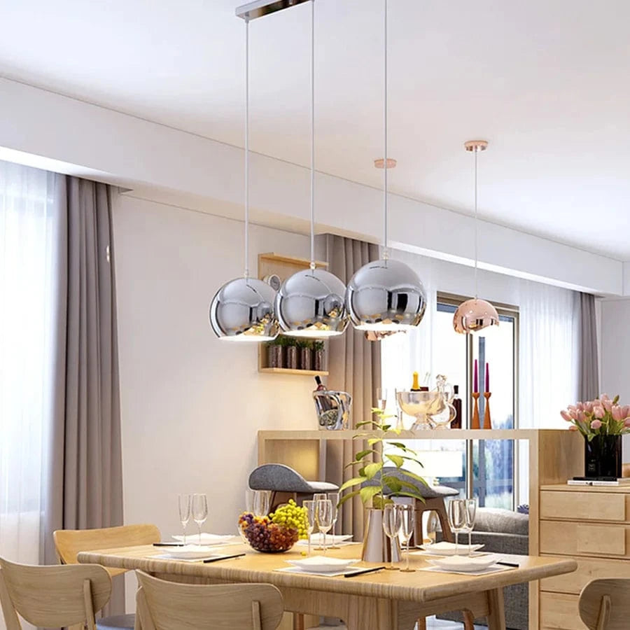 Plafonnier nordique argenté Globe boule miroir, lampe suspendue en fer  | Marco Lucetti