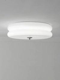 Plafonnier rétro en verre crème pour une ambiance française. | Marco Lucetti