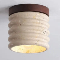 Plafonnier rétro jaune en pierre de grotte pour un couloir tendance | Marco Lucetti